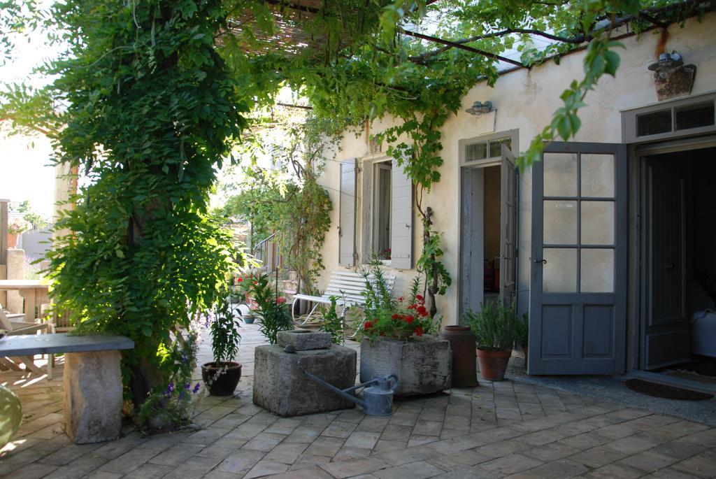 לינה וארוחת בוקר Saint-Rémy-de-Provence Mas Des Tourterelles מראה חיצוני תמונה